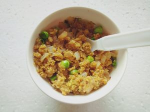 Healthy Leftover Roti Upma is an easy Indian Breakfast Recipe. Prepared using leftover rotis (chapatis), this is a quick vegetarian breakfast recipe!