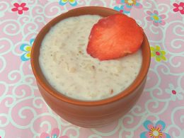 Strawberry kheer (Indian Rice Pudding) is an Indian fusion dessert recipe. Give the most loved kheer a unique flavour of fresh strawberries.
