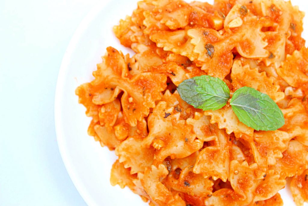 Roasted Tomato Pasta : Pasta cooked in a sauce prepared using roasted tomatoes, garlic and mint!