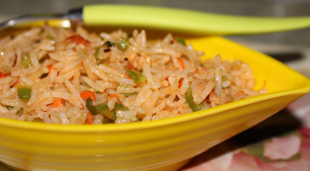 chezwan Veg Fried Rice : Prepare restaurant style schezwan fried rice quickly and easily at home!