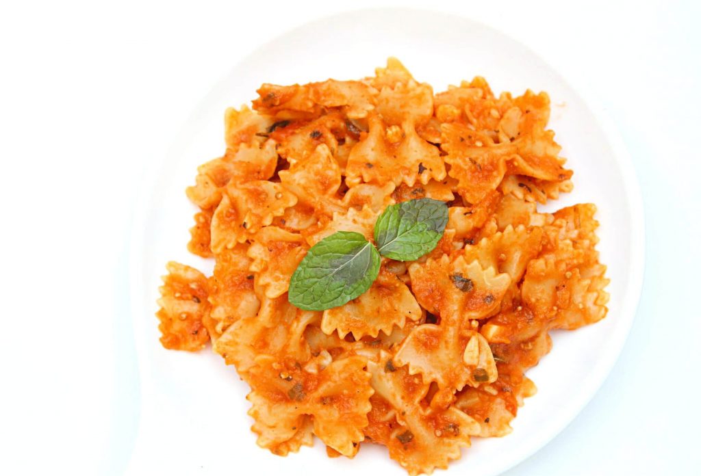 Roasted Tomato Pasta : Pasta cooked in a sauce prepared using roasted tomatoes, garlic and mint!