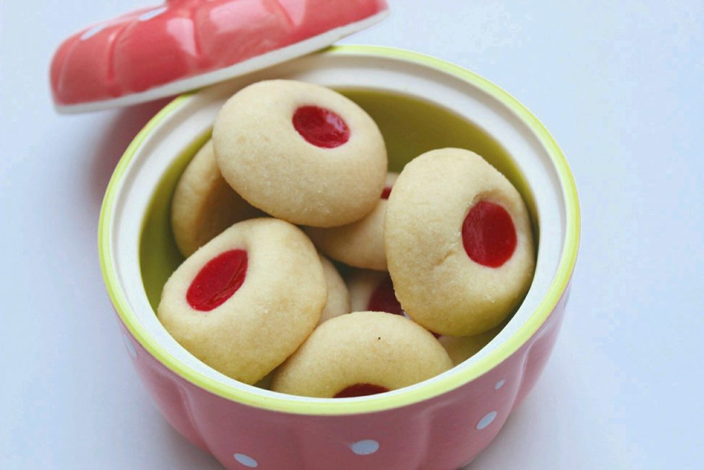 Eggless Thumbprint Cookies (Eggless Jam Cookies) - Buttery, Soft and tasty eggless cookies that can be eaten as a dessert or along with a cup of hot coffee or tea!