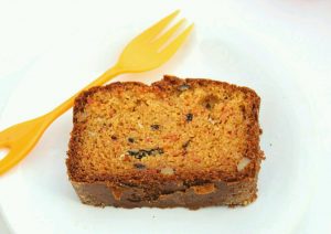 Eggless Whole Wheat Carrot Cake : Easy & Simple whole wheat cake! This carrot cake is soft, super moist and full of flavor! #egglessbaking #egglesscakes
