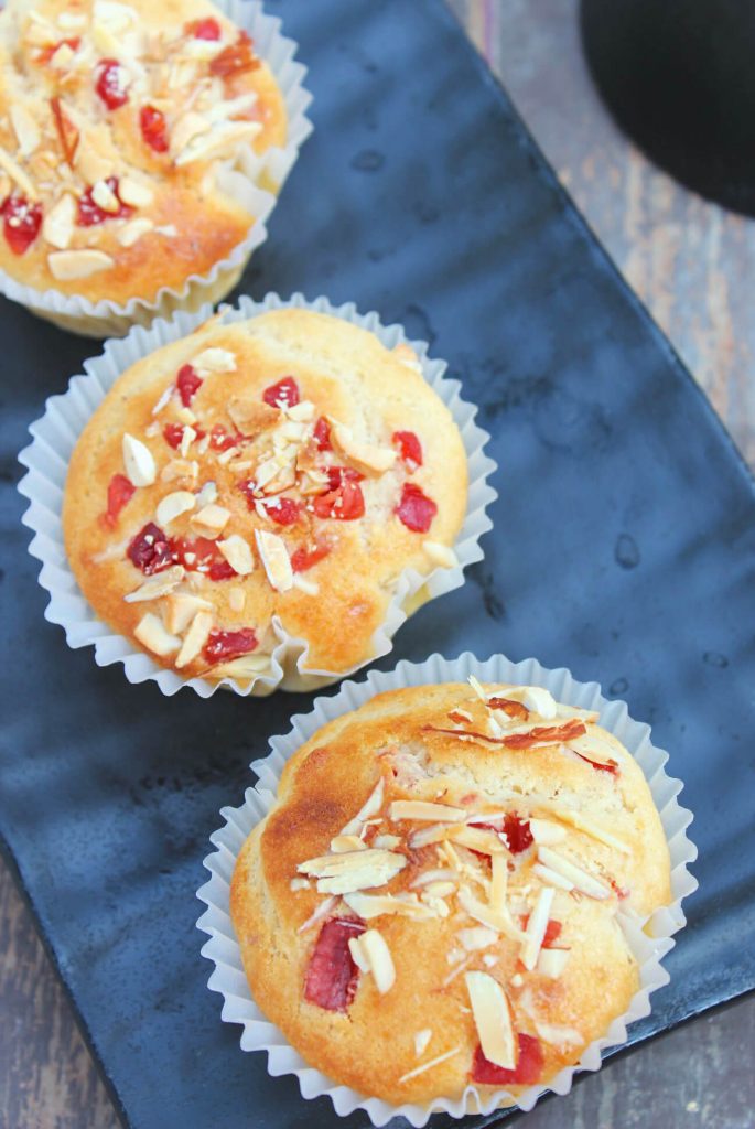 Eggless tutti frutti muffins : easy and basic eggless muffin recipe. #eggless #egglessbaking #egglessmuffins #egglessmuffinrecipe 