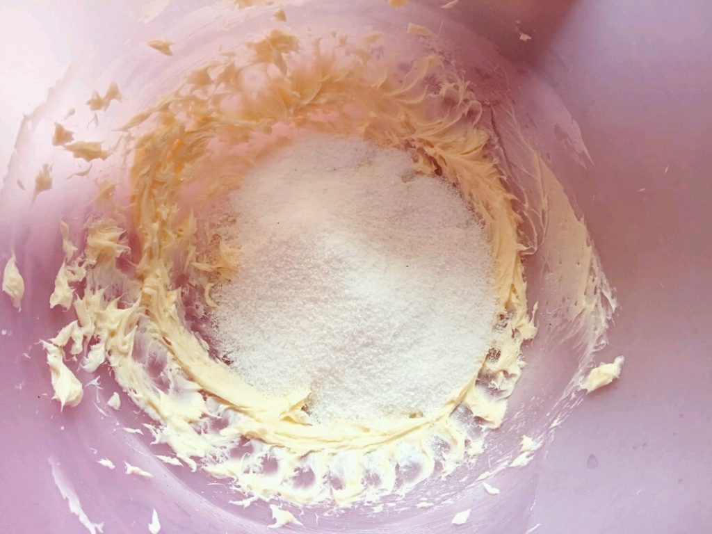 Eggless tutti frutti muffins : easy and basic eggless muffin recipe. #eggless #egglessbaking #egglessmuffins #egglessmuffinrecipe 