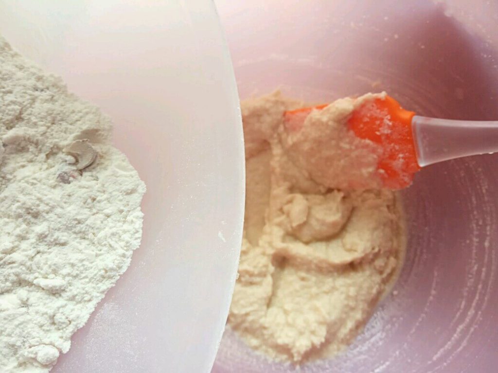 Eggless tutti frutti muffins : easy and basic eggless muffin recipe. #eggless #egglessbaking #egglessmuffins #egglessmuffinrecipe 