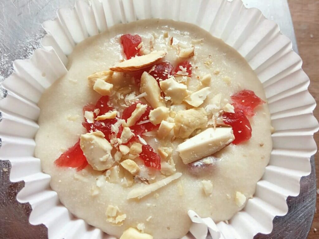 Eggless tutti frutti muffins : easy and basic eggless muffin recipe. #eggless #egglessbaking #egglessmuffins #egglessmuffinrecipe 